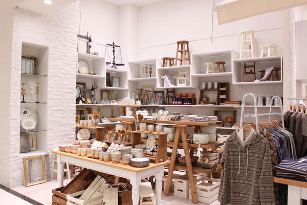 Leshy forest　ラスパ西大和店