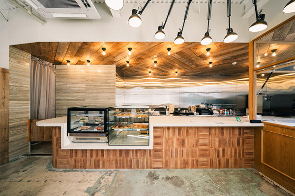 Standard Café & Gallery堀江あみだ池公園店 / カフェ