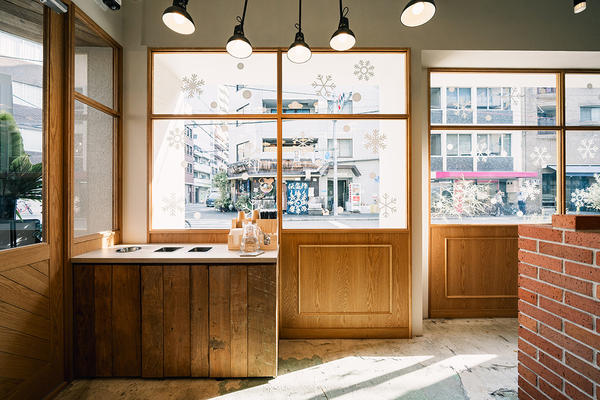 Standard Café & Gallery堀江あみだ池公園店 / カフェ