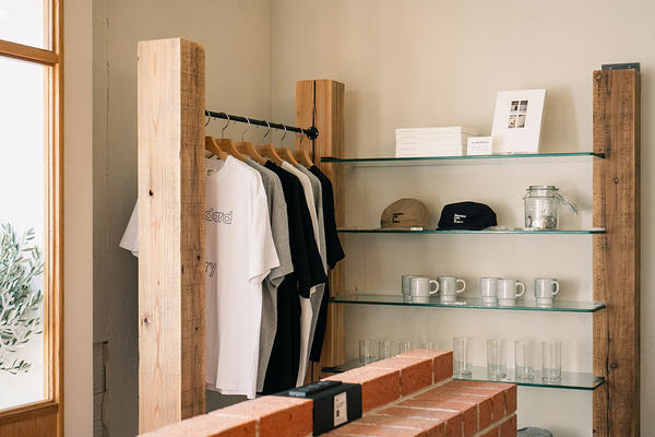 Standard Café & Gallery堀江あみだ池公園店 / カフェ