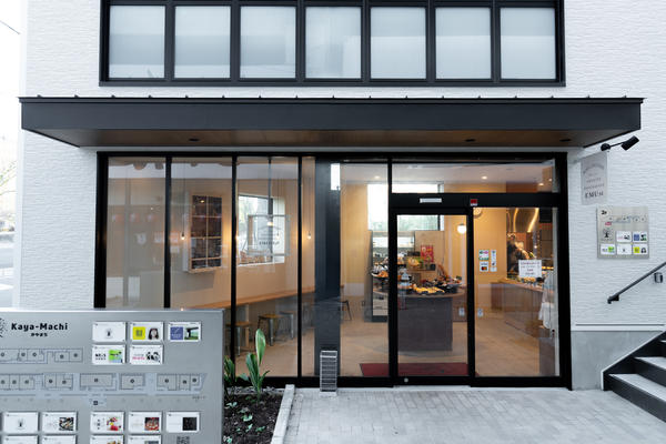 boulangerie　emu ブーランジェリーの内装・外観画像