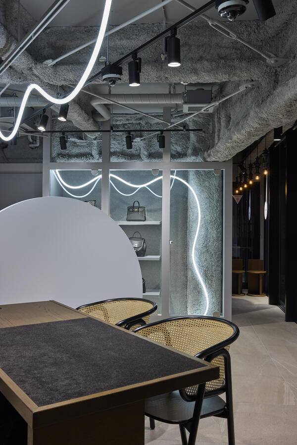 BRAND BANK IKEBUKURO