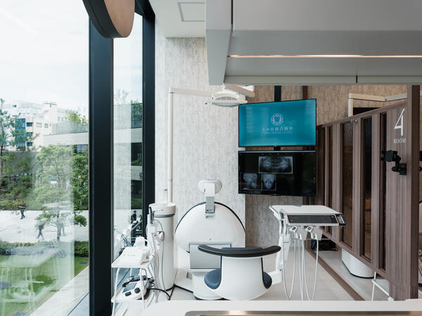 えみは総合歯科 梅田院