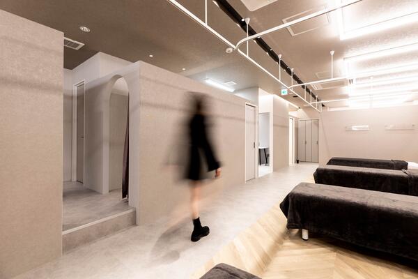 WO CLINIC produce by aile