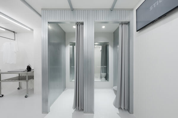 STIQ STORE SHINSAIBASHI