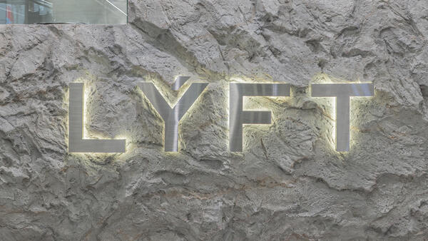 LÝFT SHIBUYA STORE