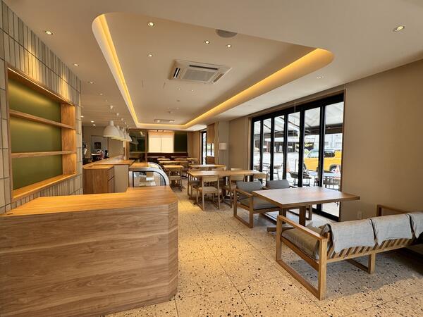 BAHNHOF COMMUNITY CAFE 