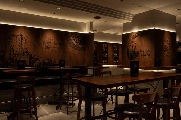 BLARNEY Irish Pub & Cafe