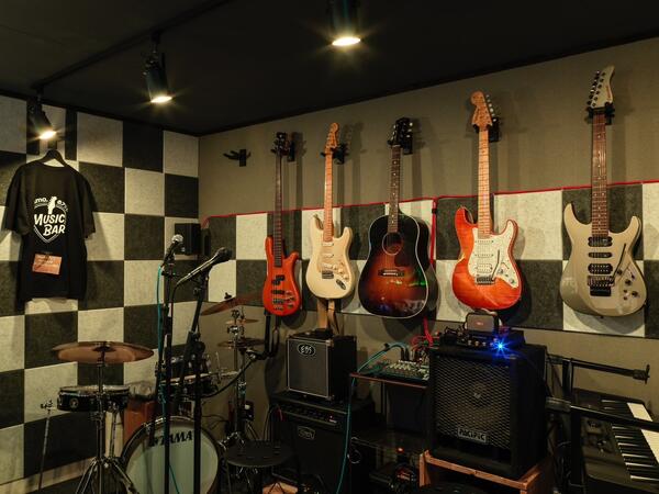 ミュージックバー