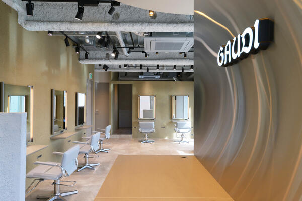 GAUDI　西宮北口店 美容室　メンズサロンの内装・外観画像