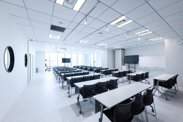 ミツイコーポレーション（株）福岡支社