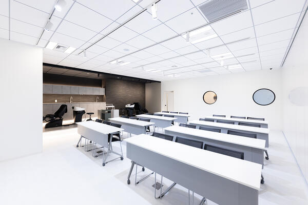 ミツイコーポレーション（株）福岡支社