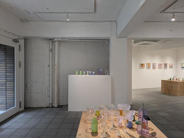 GALLERY SIDE
