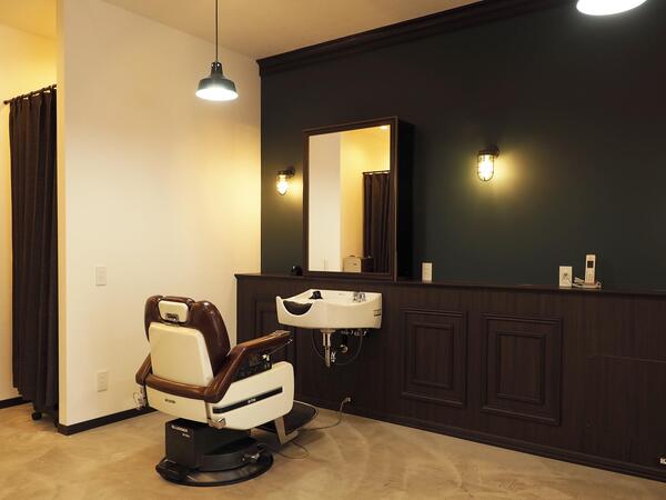 DOWNTOWN BARBER
