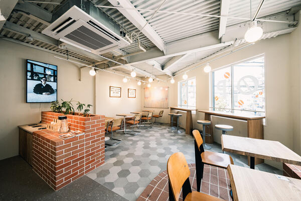 Standard Café & Gallery堀江あみだ池公園店