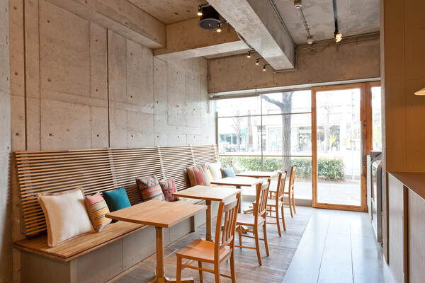 source.cafe&salon カフェ／アロマサロンの内装・外観画像