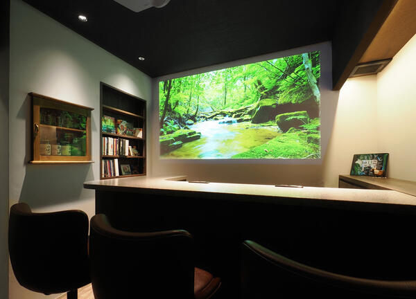 BB.com/0084 路地裏の小粋な床屋さん