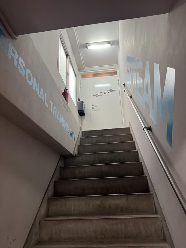 STREAM明大前店