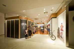 STUSSY アパレルブランドの内装・外観画像