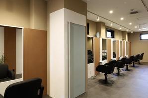 リバティ　登戸 ヘアサロンの内装・外観画像