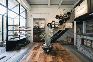 Standard Coffee Roastery コーヒー焙煎所／カフェの内装・外観画像