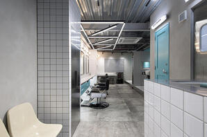 EIGHT MEN 北千住 美容室・理容室・ヘアサロンの内装・外観画像