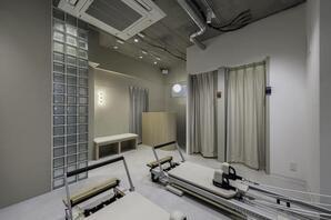 FlexFit ピラティス・ワークアウト 菊名店 病院・医院・調剤薬局・整骨院, その他（サービス）の内装・外観画像