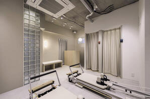 FlexFit ピラティス・ワークアウト 菊名店 病院・医院・調剤薬局・整骨院, その他（サービス）の内装・外観画像