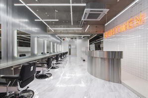 EIGHT MEN 那覇新都心 美容室・理容室・ヘアサロンの内装・外観画像