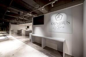 AMNIBUS store -white- グッズ展示販売の内装・外観画像