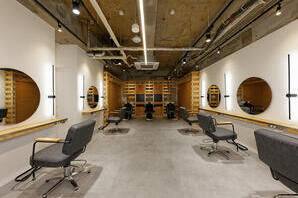 ioe 梅田店 美容室の内装・外観画像