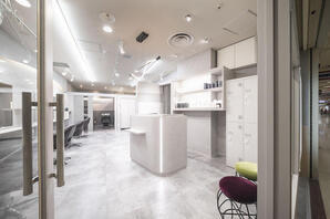 PINOT Umeda 美容室・理容室・ヘアサロンの内装・外観画像