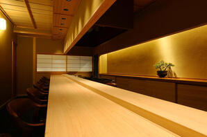 酉囃子 焼鳥店の内装・外観画像