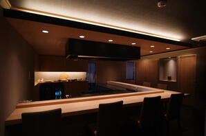 焼鳥うかじ 焼鳥の内装・外観画像