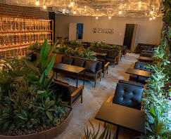 C-STAND仙台 バーの内装・外観画像