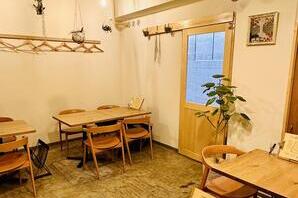 食堂うらろじ 和食店の内装・外観画像