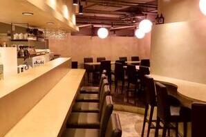 博多焼き鳥と絶品九州もつ鍋 絆串 栄店 居酒屋の内装・外観画像