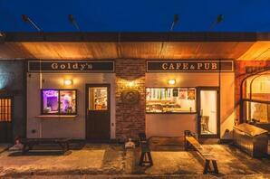 Goldy’s HAKUBA Cafe & Pub カフェアンドバーの内装・外観画像