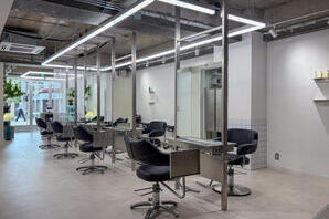 hair salon ELLA 美容室・理容室・ヘアサロンの内装・外観画像