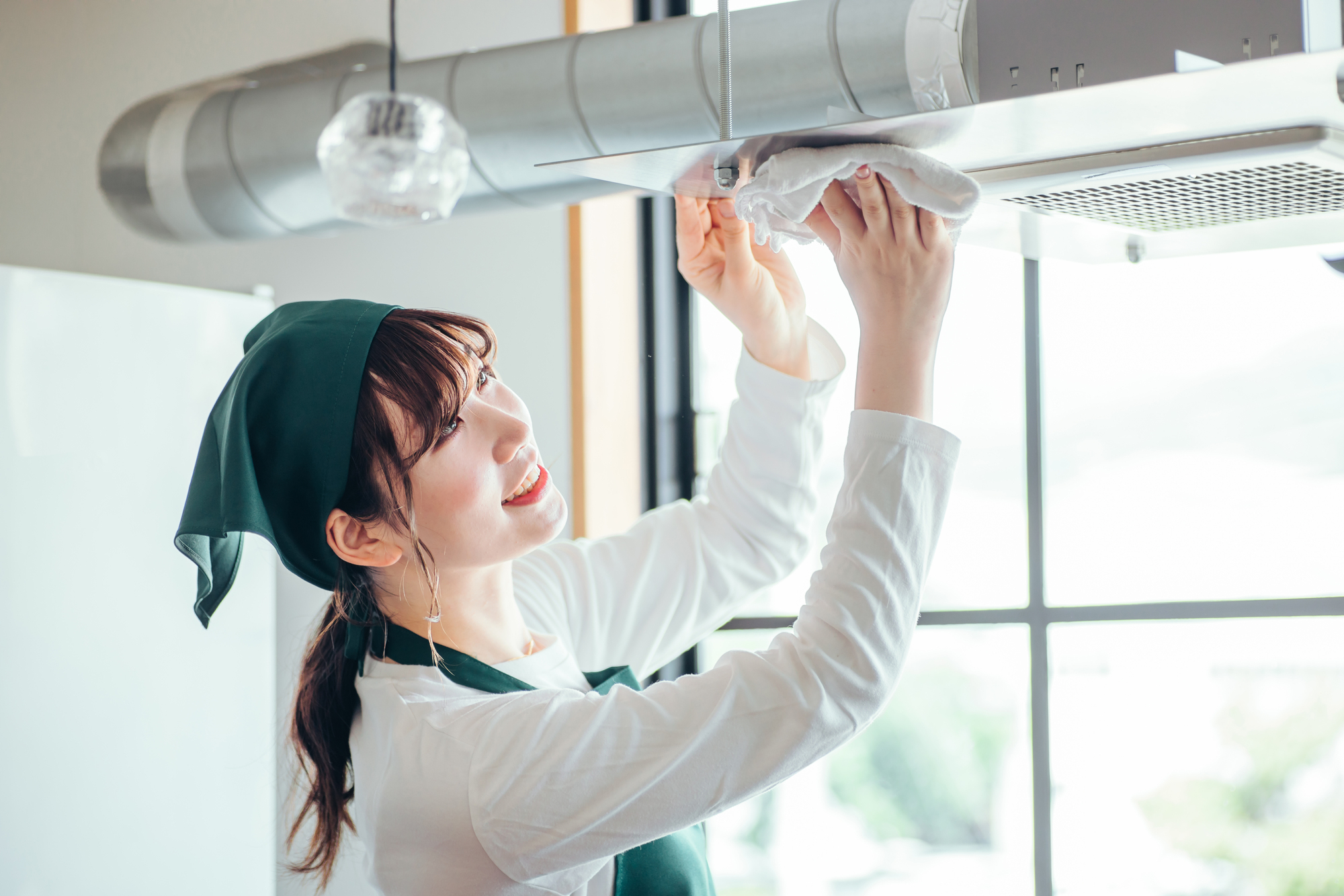 ダクト火災を未然に防ぐ！【飲食店の換気扇を大掃除する際のポイント